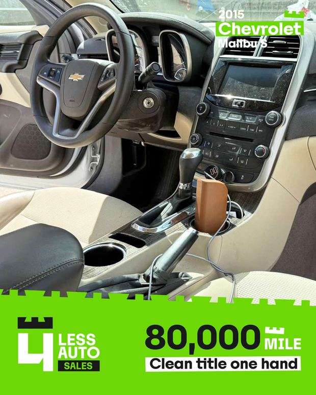 تصميم سوشيال ميديا لـ 4 Less Auto Sales من 255