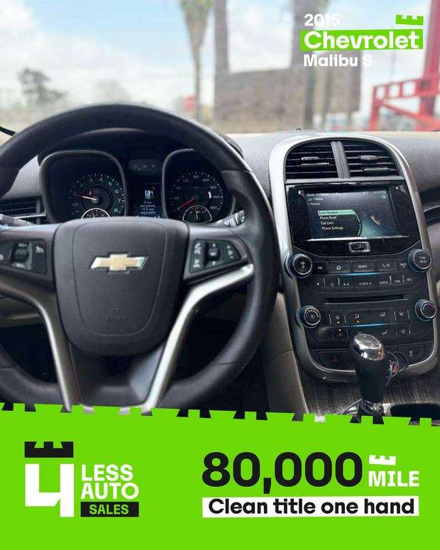 تصميم سوشيال ميديا لـ 4 Less Auto Sales من 255